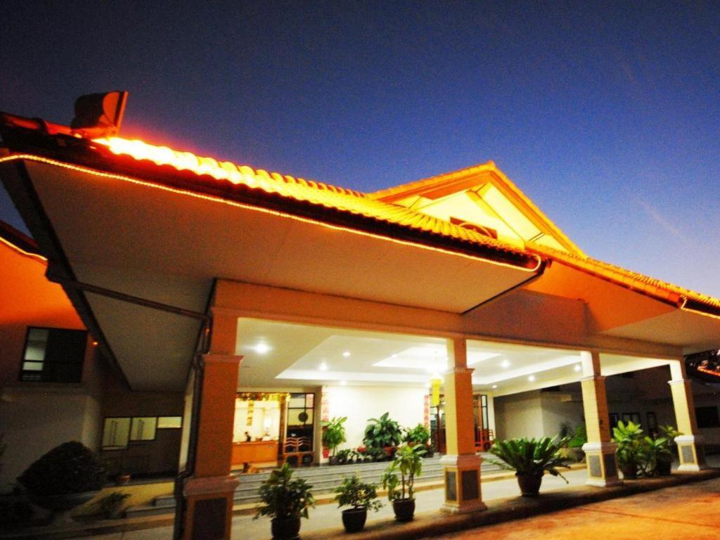 Golden Land Hotel Chiang Rai Exterior foto